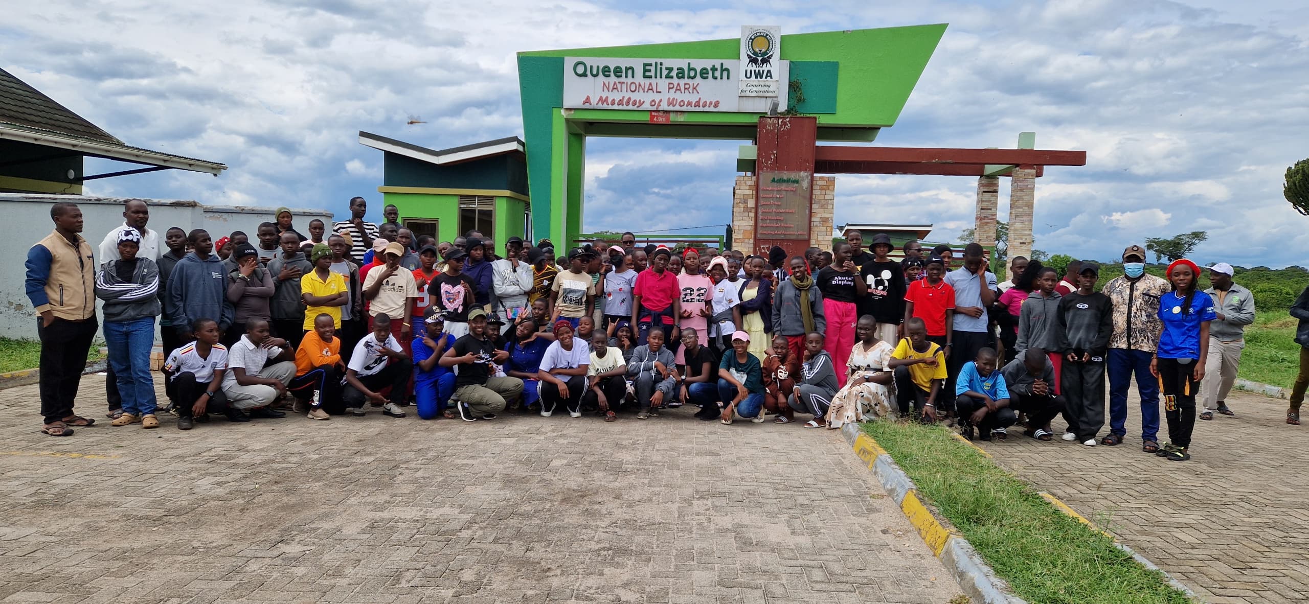 Queen Elizabeth NP — Large Group